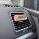 Medinis automobilio kvapas tvirtinamas į groteles su logo Medinis automobilio kvapas su asmeniniu užrašu, tvirtinamas ant grotelių