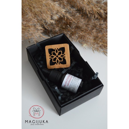 Medinis automobilio kvapas kvadratinis "Ornamentai" 1