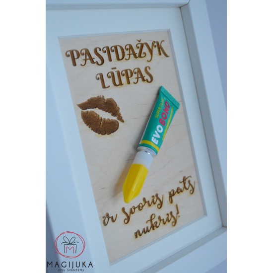 Šmaikštus rėmelis "Pasidažyk lūpas"
