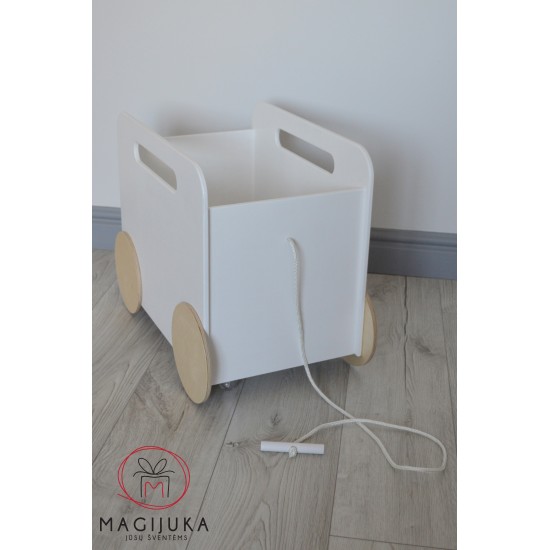 Medinė žaislų dėžė