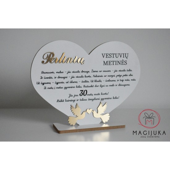 Širdis su graviravimu perlinių vestuvių proga